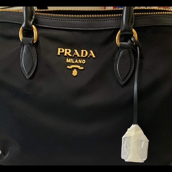 🌺 PRADA nylon leather bag 🌺 ON SALE - Picture 4 of 9